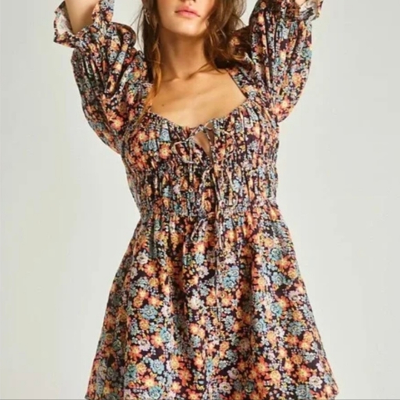 🌺NWT Free People Woman's "Show me Loe" Floral Romper🌻🌸🌺 - Picture 2 of 7